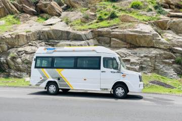 17 Seater Tempo Traveller